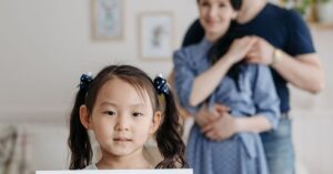 보육 절차에서 아이들 신규 보호 사례 증가, 보호자 선정 불필요한 입양 우려 전문가 경고